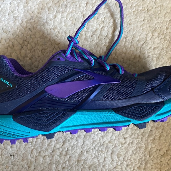 Brooks Women's Cascade Trail Running Shoes - Picture 10 of 10